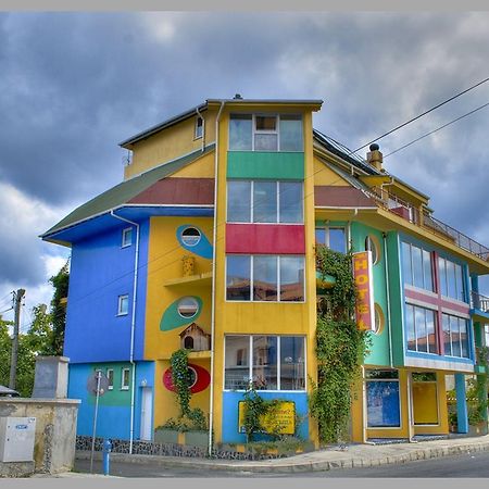 The Colourful Mansion Hotel Achtopol Exterior foto
